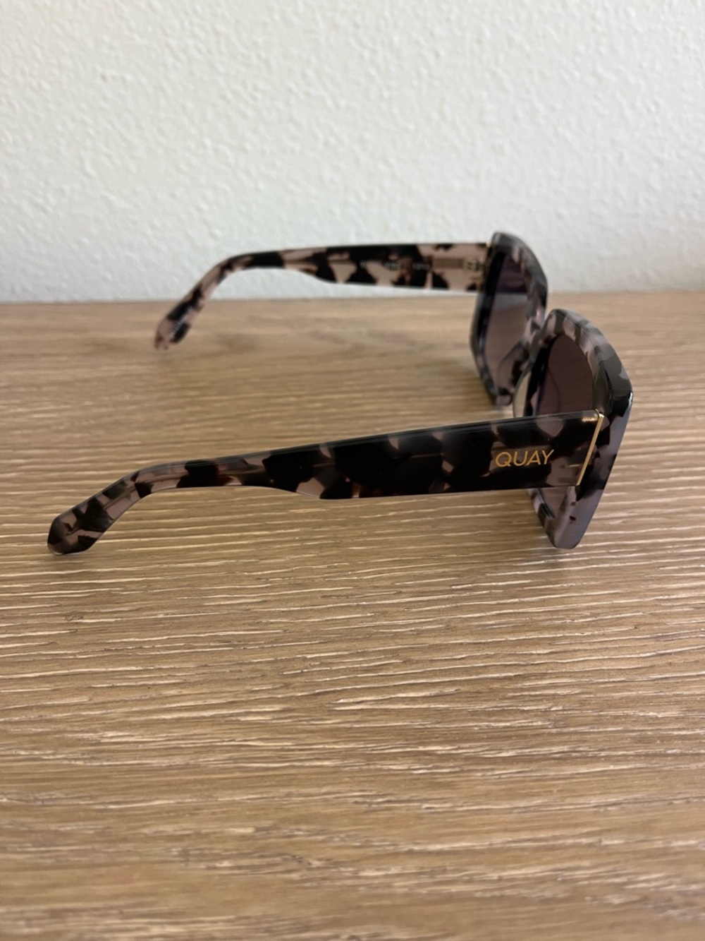 Quay Total Vibe Tortoise Shell - Picture 3 of 5